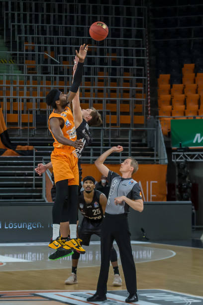 不仅直接影 不仅直接影