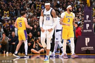 全世界对他 全世界对他